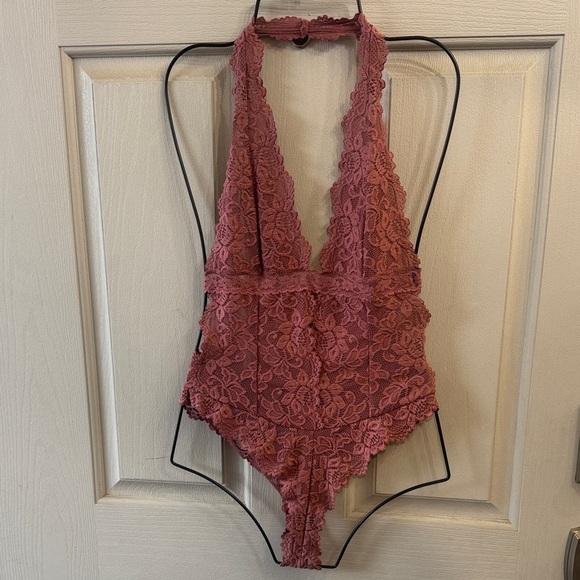 Forever 21 Other - Forever 21 Lace Halter Bodysuit in Mauve